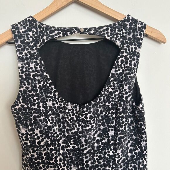 H&M Keyhole Back Scoop Neck Leopard Open Back Dress - Picture 5 of 9